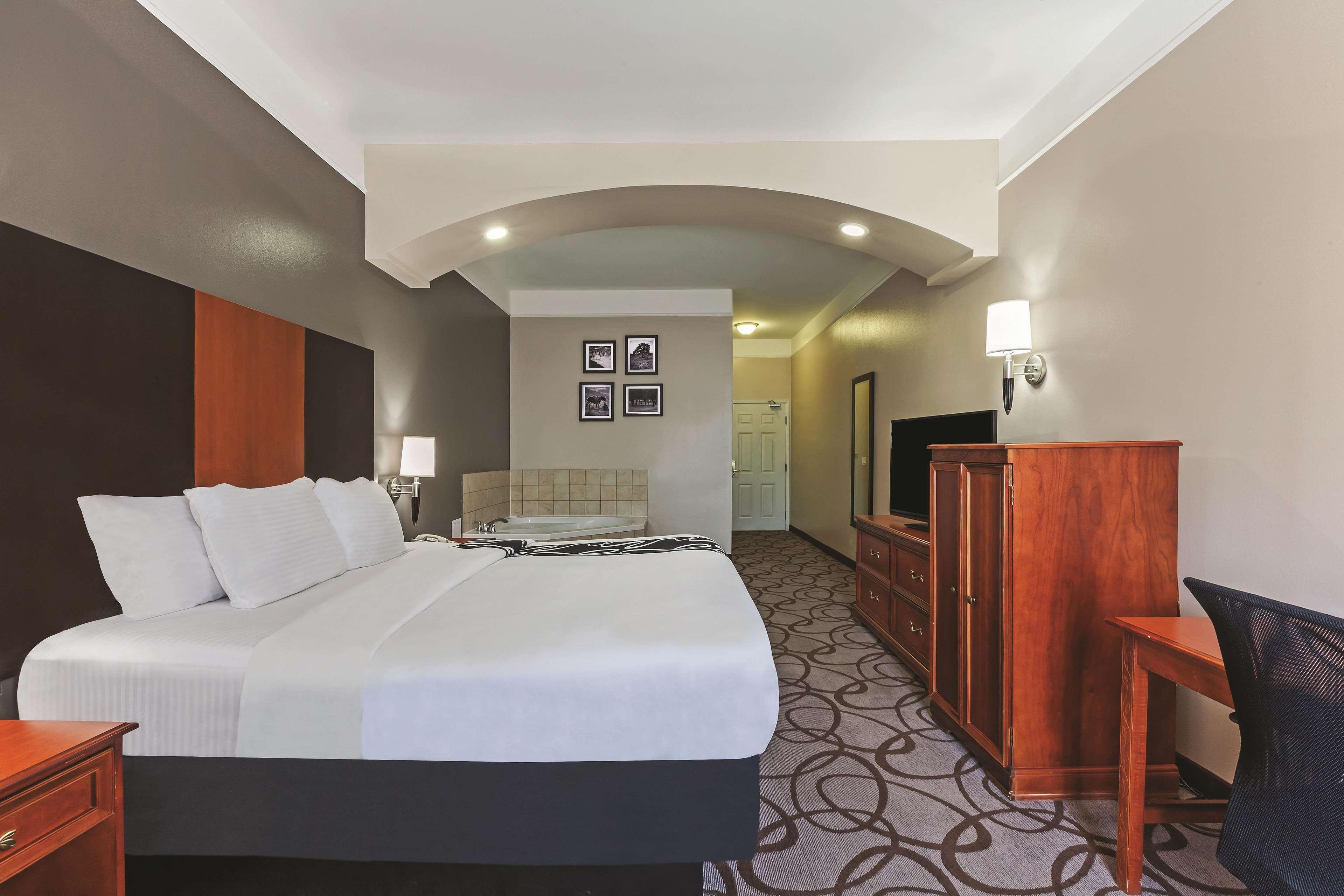 Hotel La Quinta By Wyndham Granbury Exterior foto
