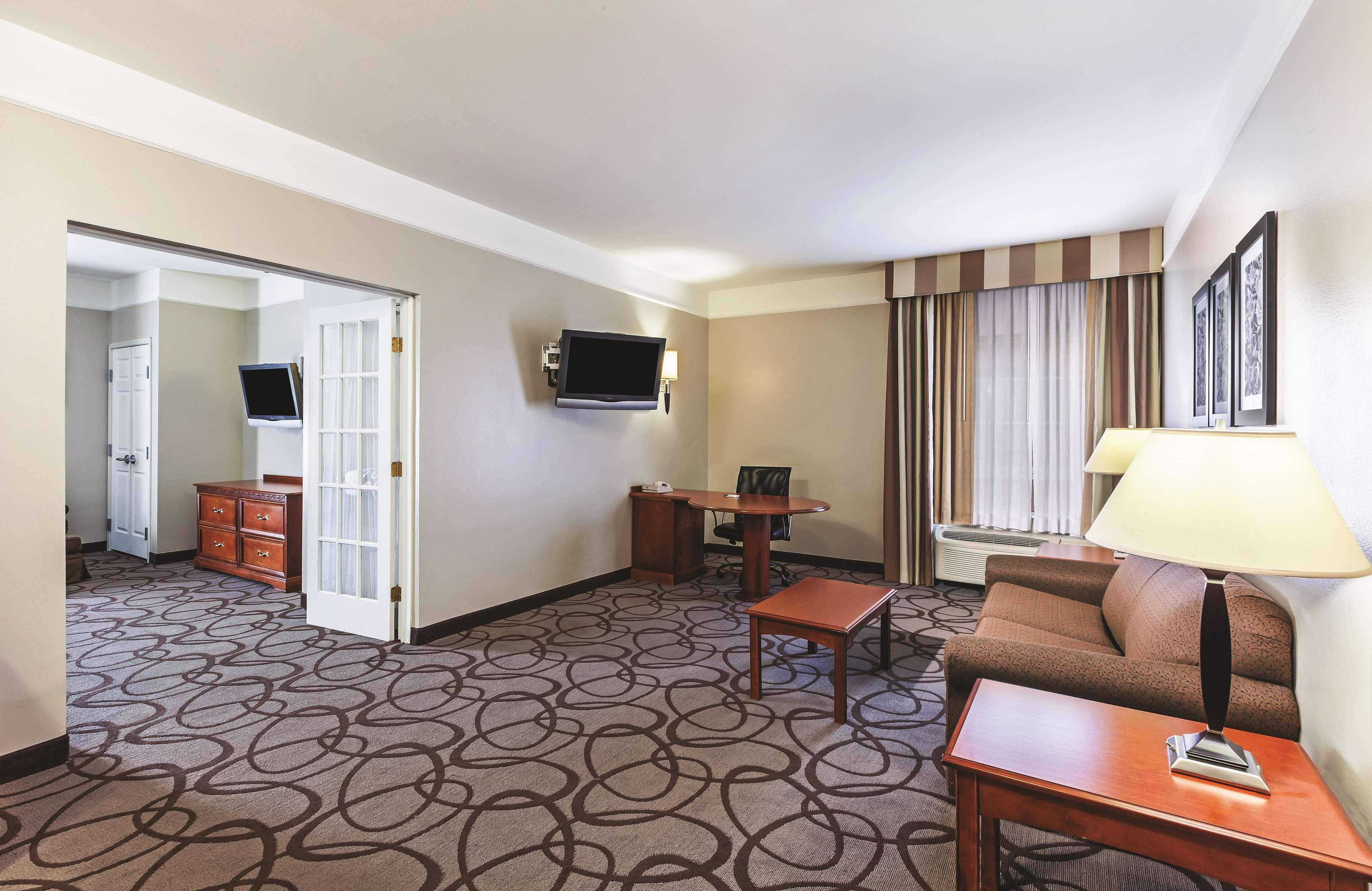 Hotel La Quinta By Wyndham Granbury Exterior foto